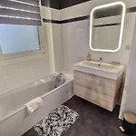 Apartament Avec Garage Et Terrasse Au Coeur De Colmar, Pres De La Route Des Vins D'alsace - Fr-1-722-6 *