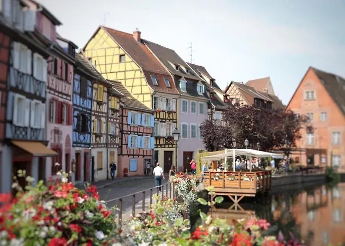 Avec Garage Et Terrasse Au Coeur De Colmar, Pres De La Route Des Vins D'alsace - Fr-1-722-6 Apartamento